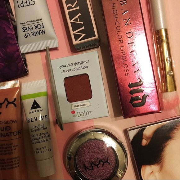 New Makeup Bundle - Picture 3 of 4